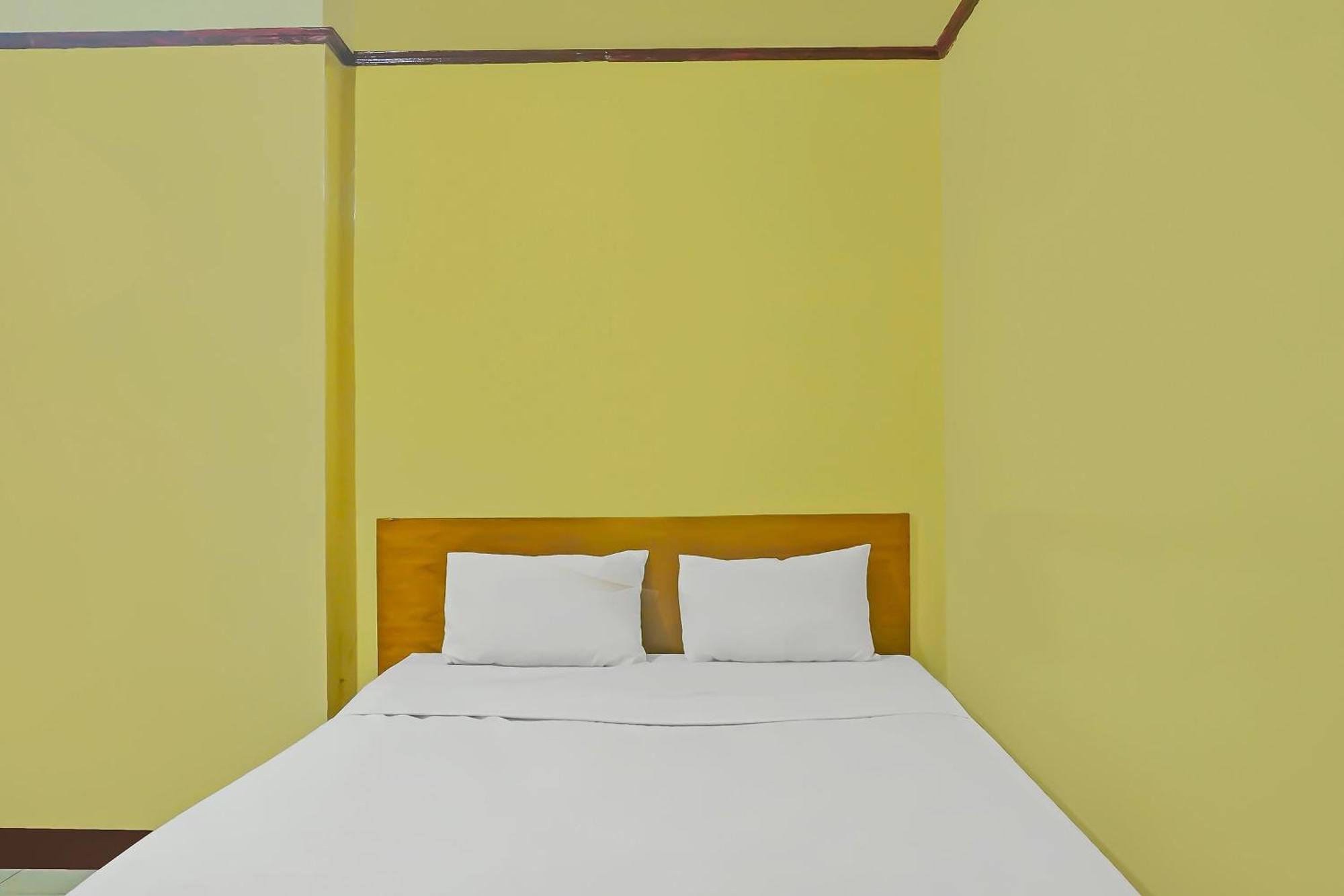 Hotel Spot On 92458 Azeela Kost Syariah Banjarmasin (South Kalimantan)
