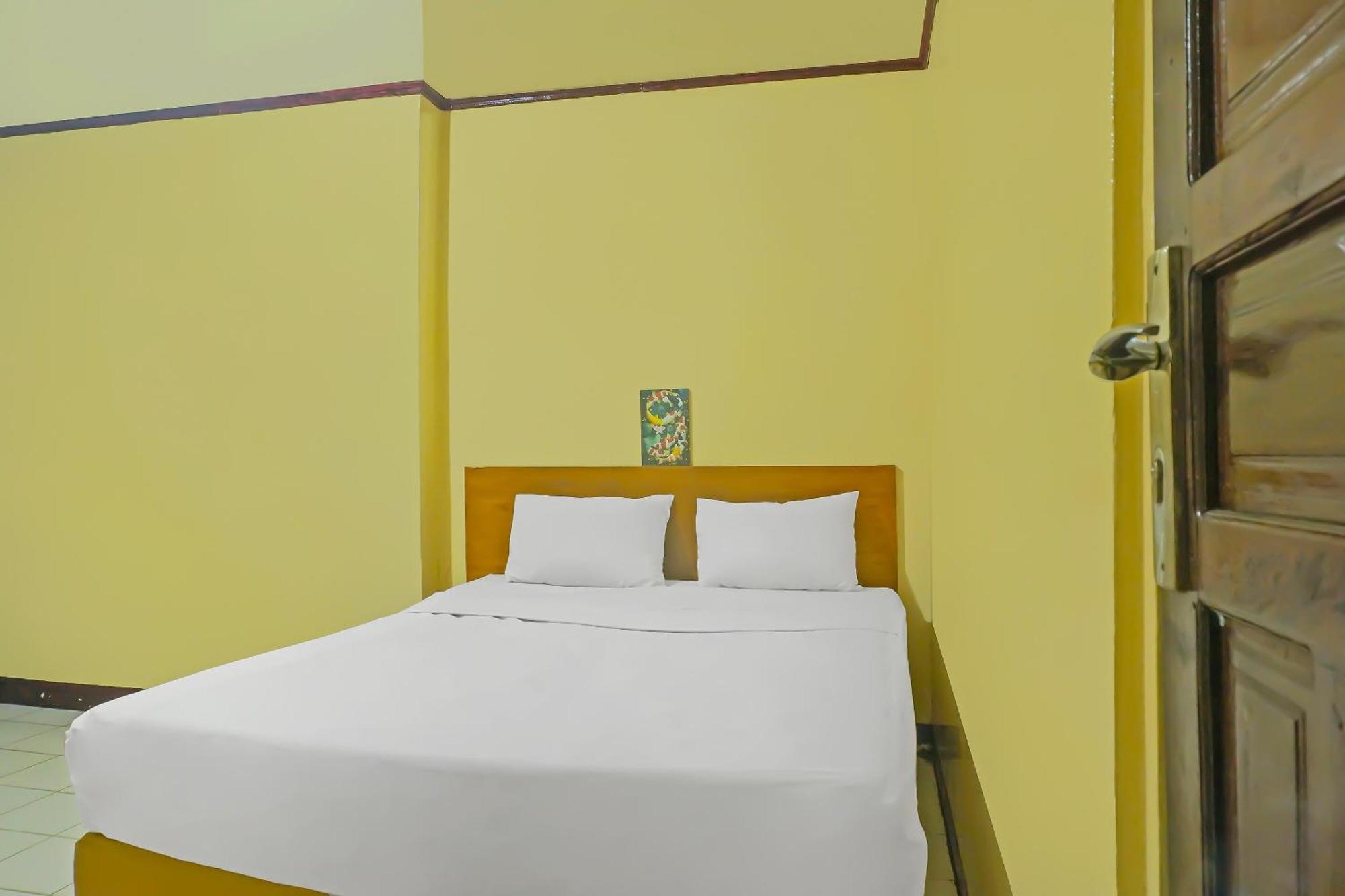 Spot On 92458 Azeela Kost Syariah 2*