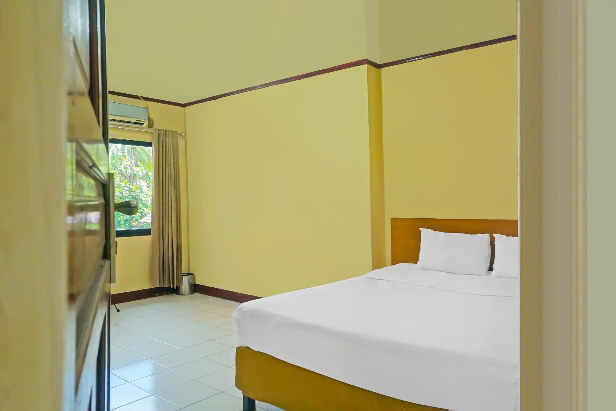 Hotel Spot On 92458 Azeela Kost Syariah 2*